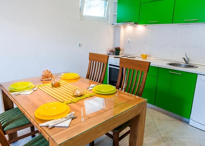 Green Home Apartments