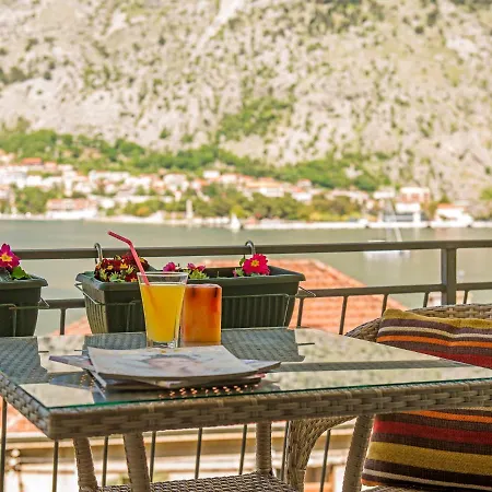 Green Home Apartments Kotor Buitenkant foto