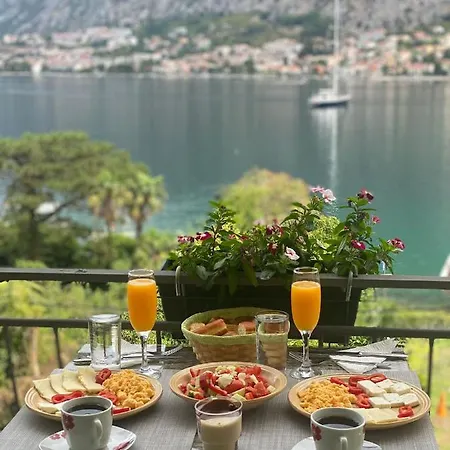 Green Home Apartments Kotor Buitenkant foto