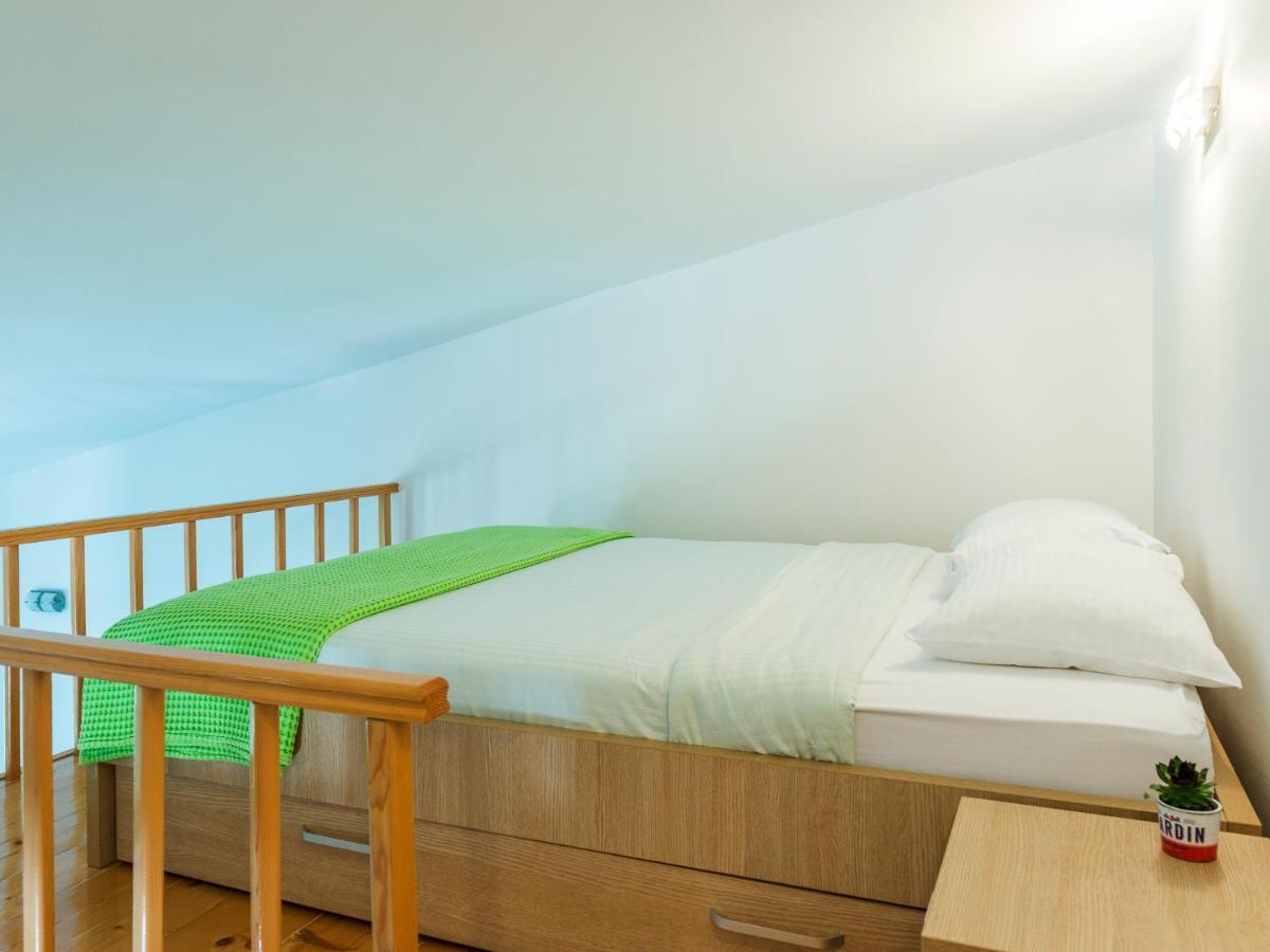 Green Home Apartments